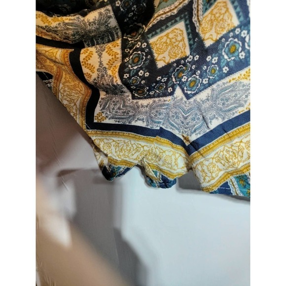 Chloe and Katie one piece long sleeve top with shorts on bottom size medium - Picture 4 of 6